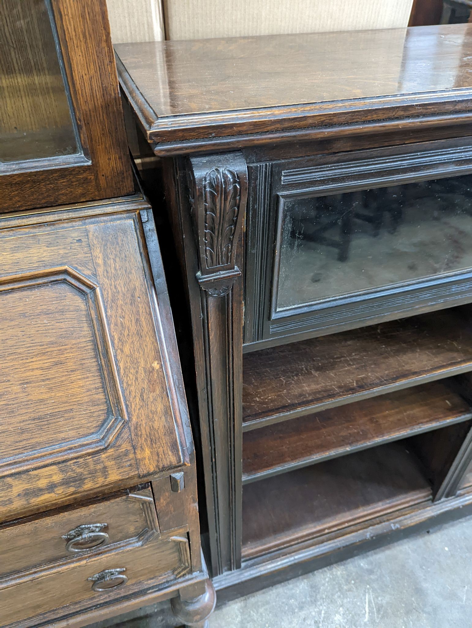 A late Victorian glazed oak bookcase, length 124cm, depth 38cm, height 112cm